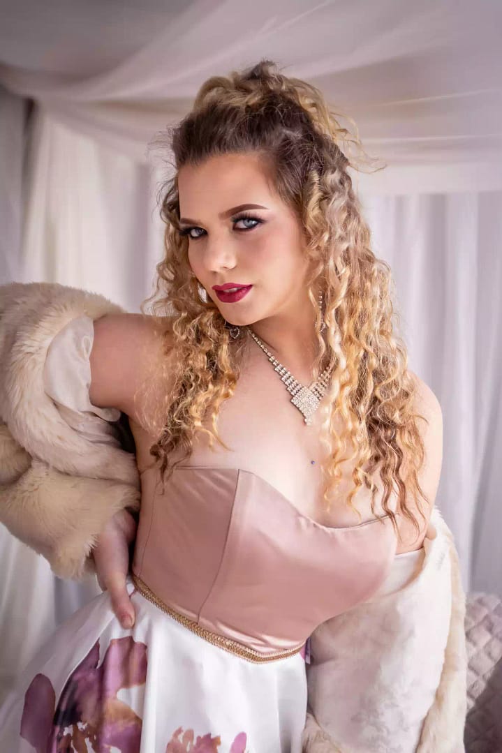 Micheala close-up in vintage inspired natural light setup