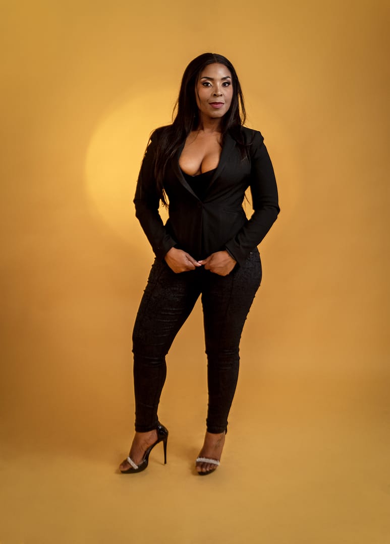 Xoli Dresses In Black Suite At The 2023 Glamour Photography Workshop